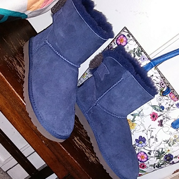 Short blue Uggs - Picture 2 of 6